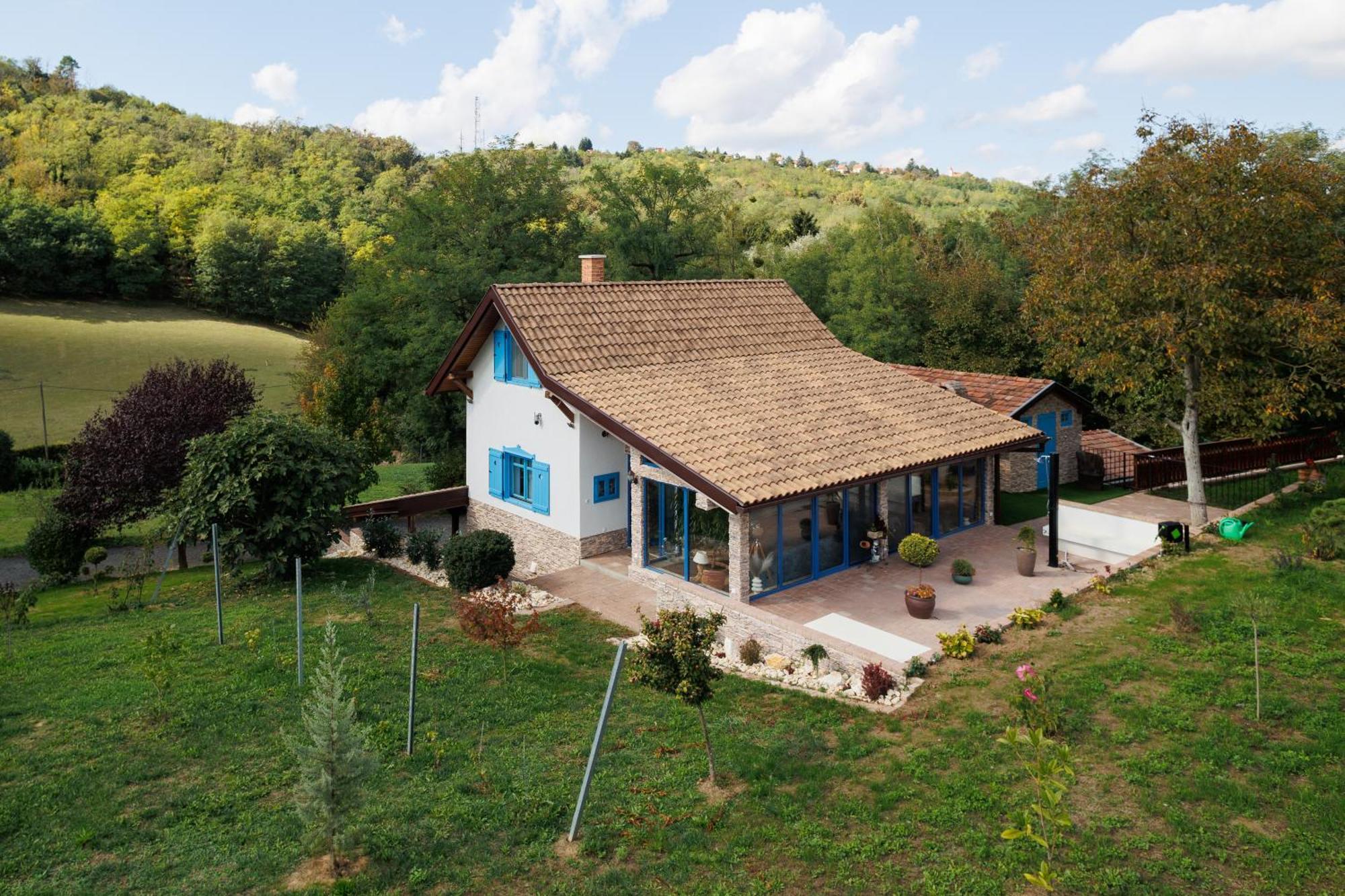 Feszek Villa Zalaegerszeg Exteriör bild